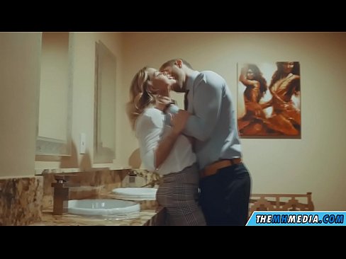 ❤️ Gava ku blondeyek busty we di nav hewşek gelemperî de dixapîne ❤❌ Kalîteya seksê li me ku.appassistance.ru ❤